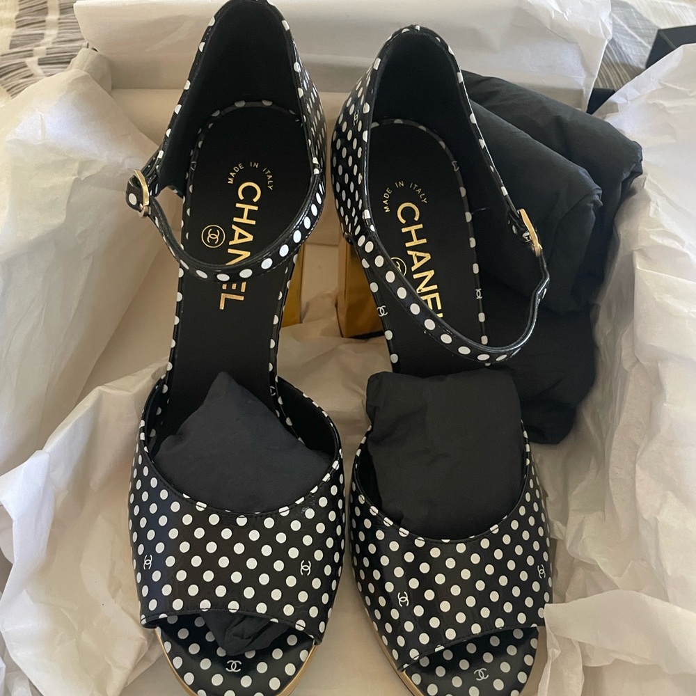Chanel Black and White Heels with Polka Dot with gold heel